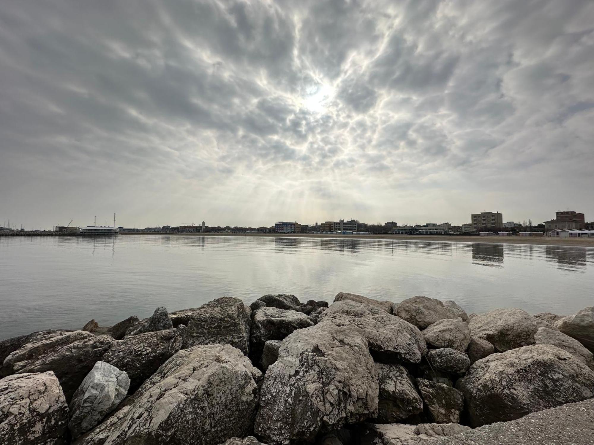 Astoria Hotel Pesaro Bagian luar foto