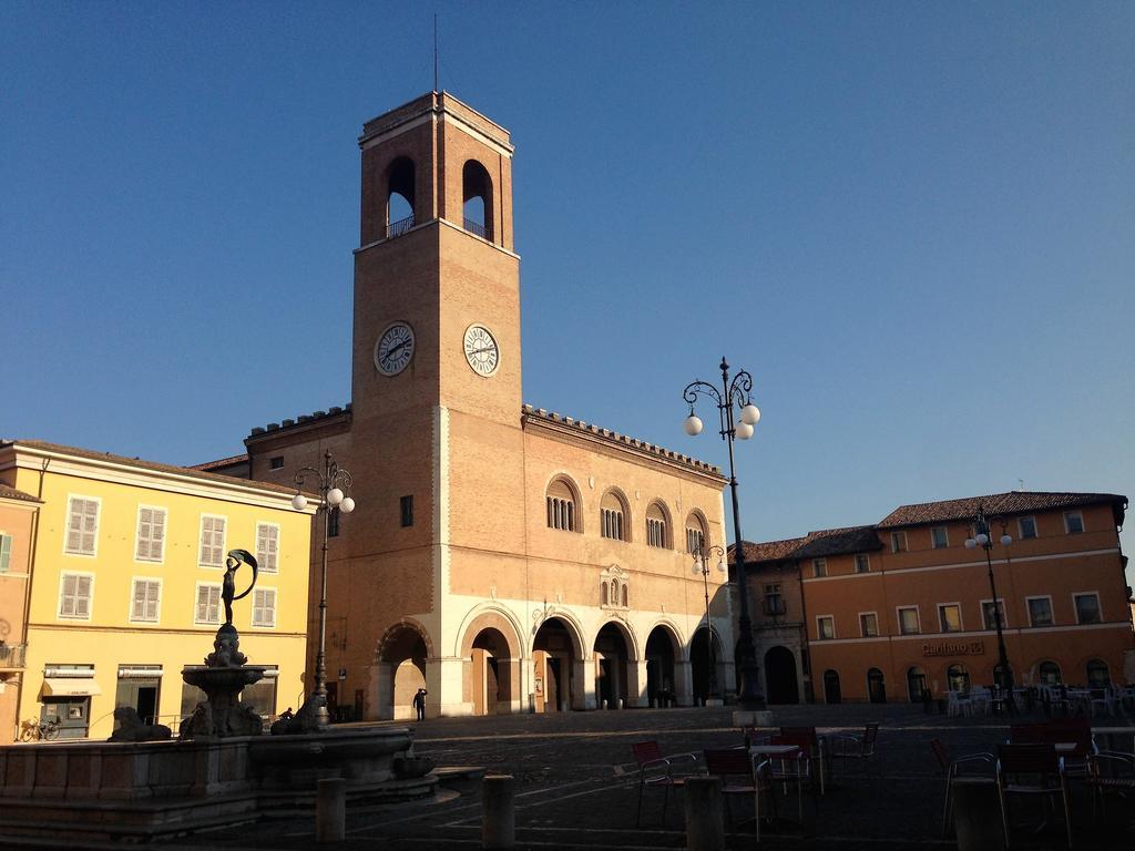Astoria Hotel Pesaro Bagian luar foto