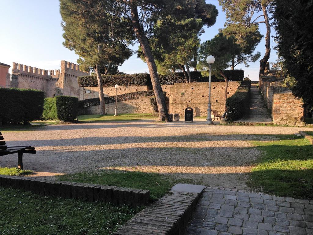 Astoria Hotel Pesaro Bagian luar foto