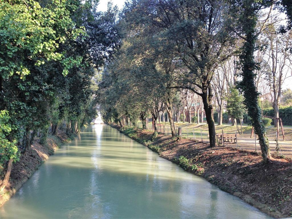 Astoria Hotel Pesaro Bagian luar foto