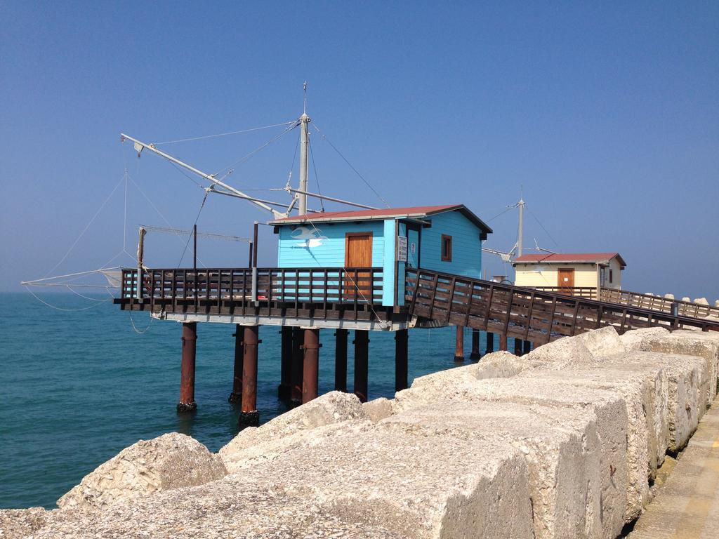 Astoria Hotel Pesaro Bagian luar foto