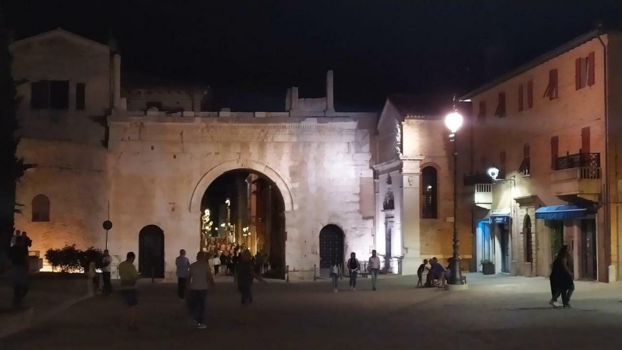 Astoria Hotel Pesaro Bagian luar foto